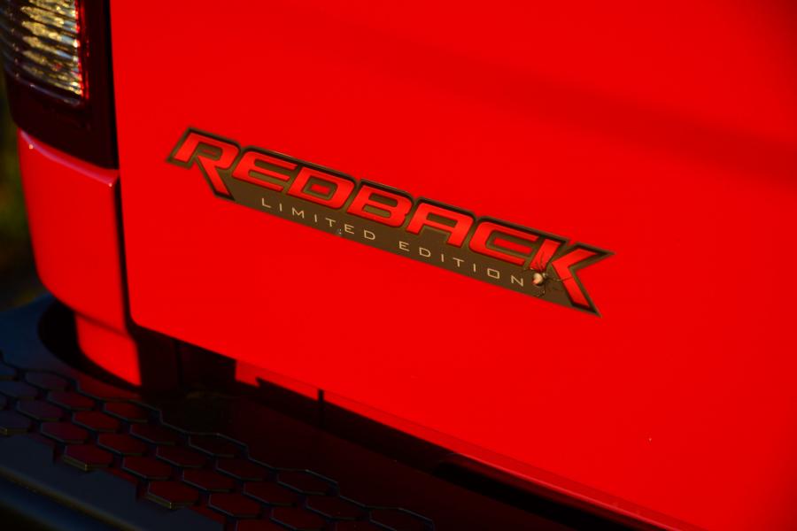 Логотип Dodge Ram 2500 Laramie Crew Cab Redback 2017 года  (AU) (фото 5 из 13)